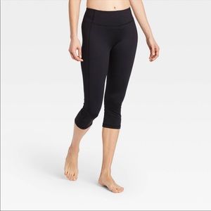 Women simplicity mid-rise Capri leggings - 20” black